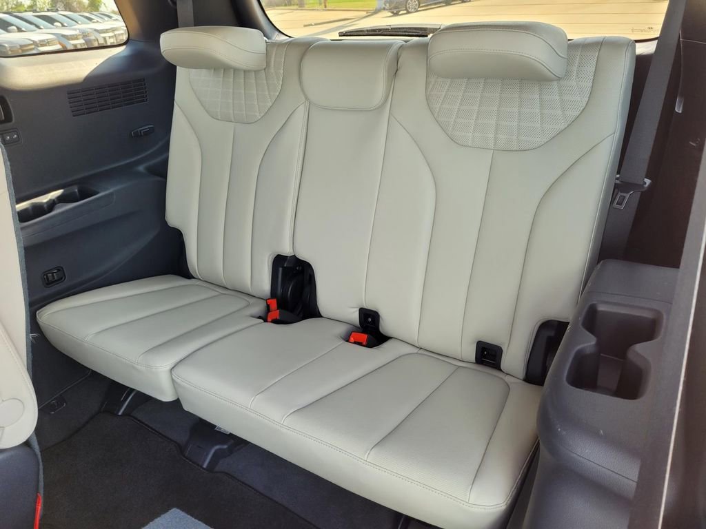 Used 2024 Hyundai Palisade Limited image 14