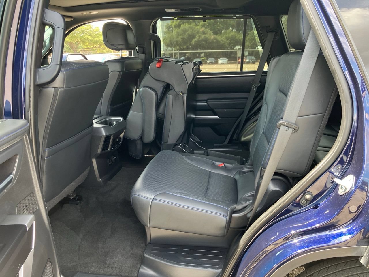 Used 2023 Toyota Sequoia Platinum AWD/4WD image 8