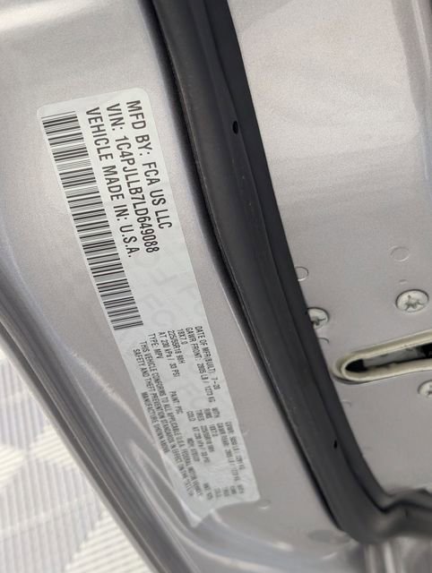 Used 2020 Jeep Cherokee Latitude Plus image 34