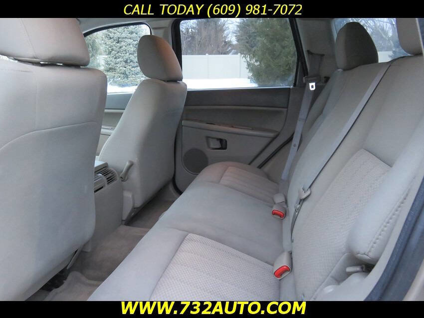 Used 2006 Jeep Grand Cherokee Laredo AWD/4WD image 9