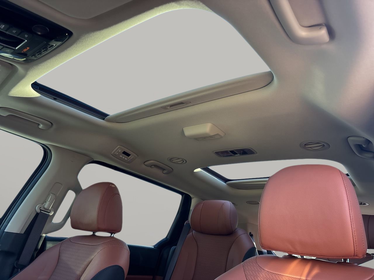 Used 2026 Kia Carnival SX Prestige image 15