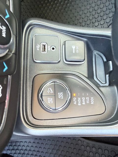 Used 2018 Jeep Compass Trailhawk w/ Leather Interior Group image 14