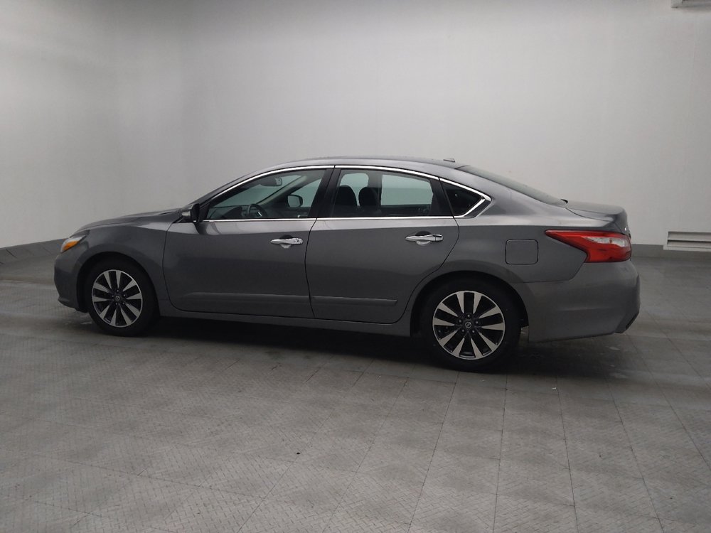 Used 2016 Nissan Altima 2.5 SL w/ Moonroof Package FWD image 3