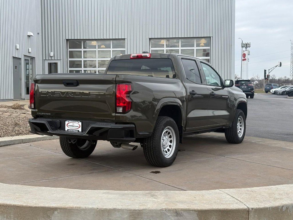 Used 2024 Chevrolet Colorado W/T image 5