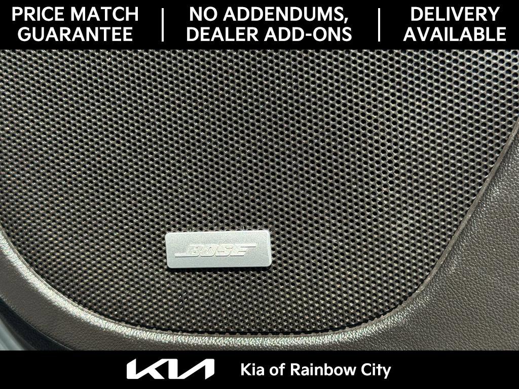 Used 2023 GMC Acadia SLT image 16