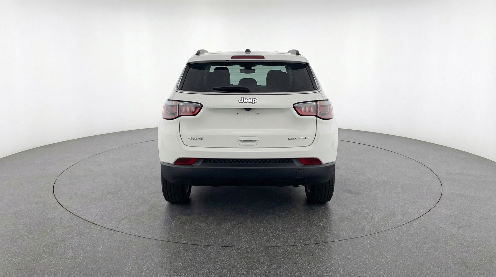 Used 2025 Jeep Compass Latitude AWD/4WD image 7