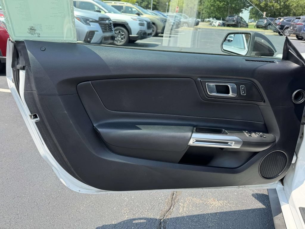 Used 2018 Ford Mustang Coupe RWD image 16