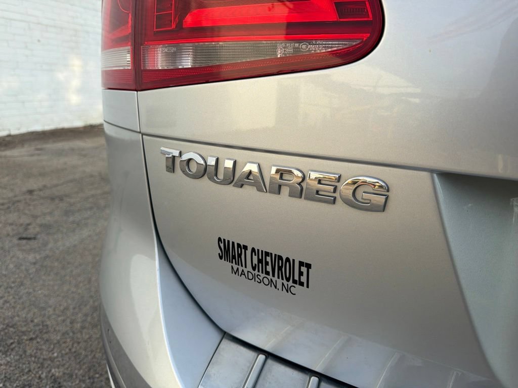 Used 2016 Volkswagen Touareg TDI w/ Technology Pkg AWD/4WD image 17