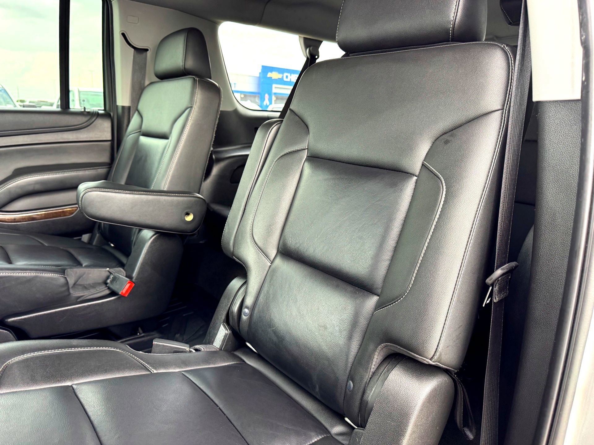 Used 2018 Chevrolet Suburban LT image 20