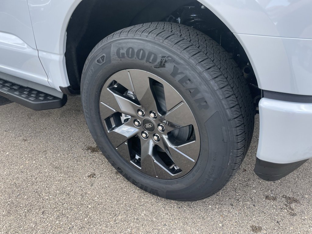 New 2025 Ford F150 Lightning Flash image 3