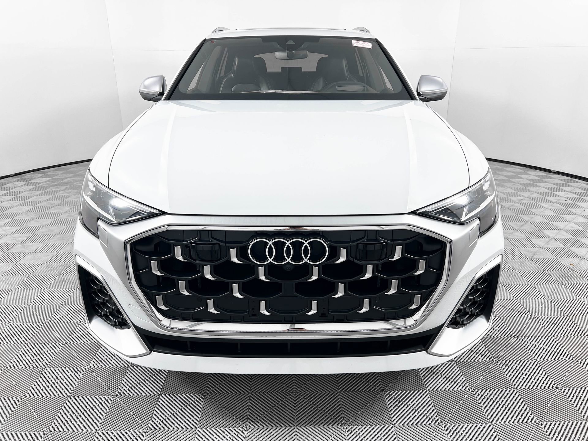 Certified 2024 Audi SQ8 Prestige image 2