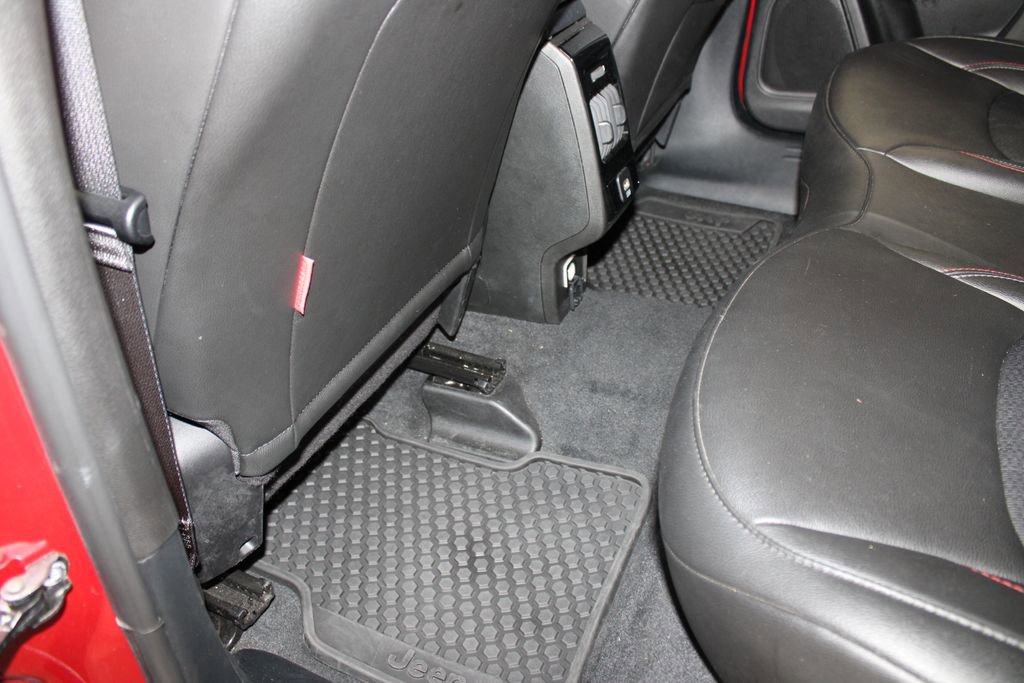 Used 2025 Jeep Compass Trailhawk AWD/4WD image 22