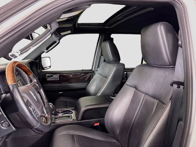 Used 2016 Lincoln Navigator Reserve AWD/4WD image 22