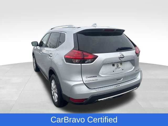 Used 2017 Nissan Rogue SV w/ SV Premium Package image 2