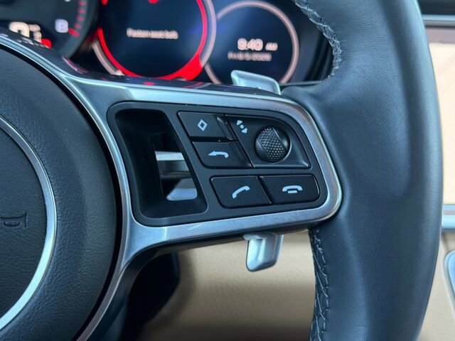 Used 2018 Porsche Panamera image 30