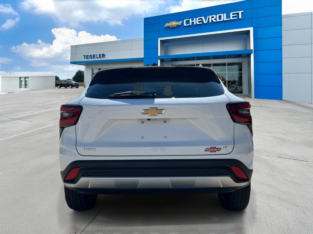 Used 2025 Chevrolet Trax LT w/ LT Convenience Package FWD image 6