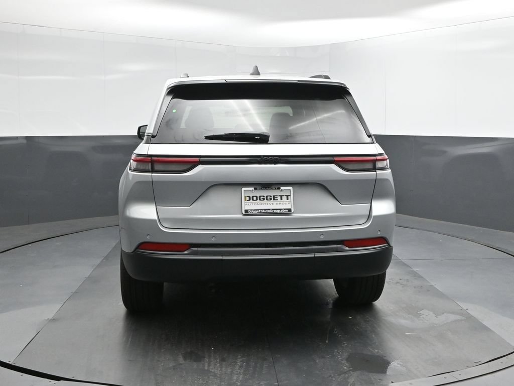 New 2026 Jeep Grand Cherokee Limited w/ Limited Altitude Package RWD image 8