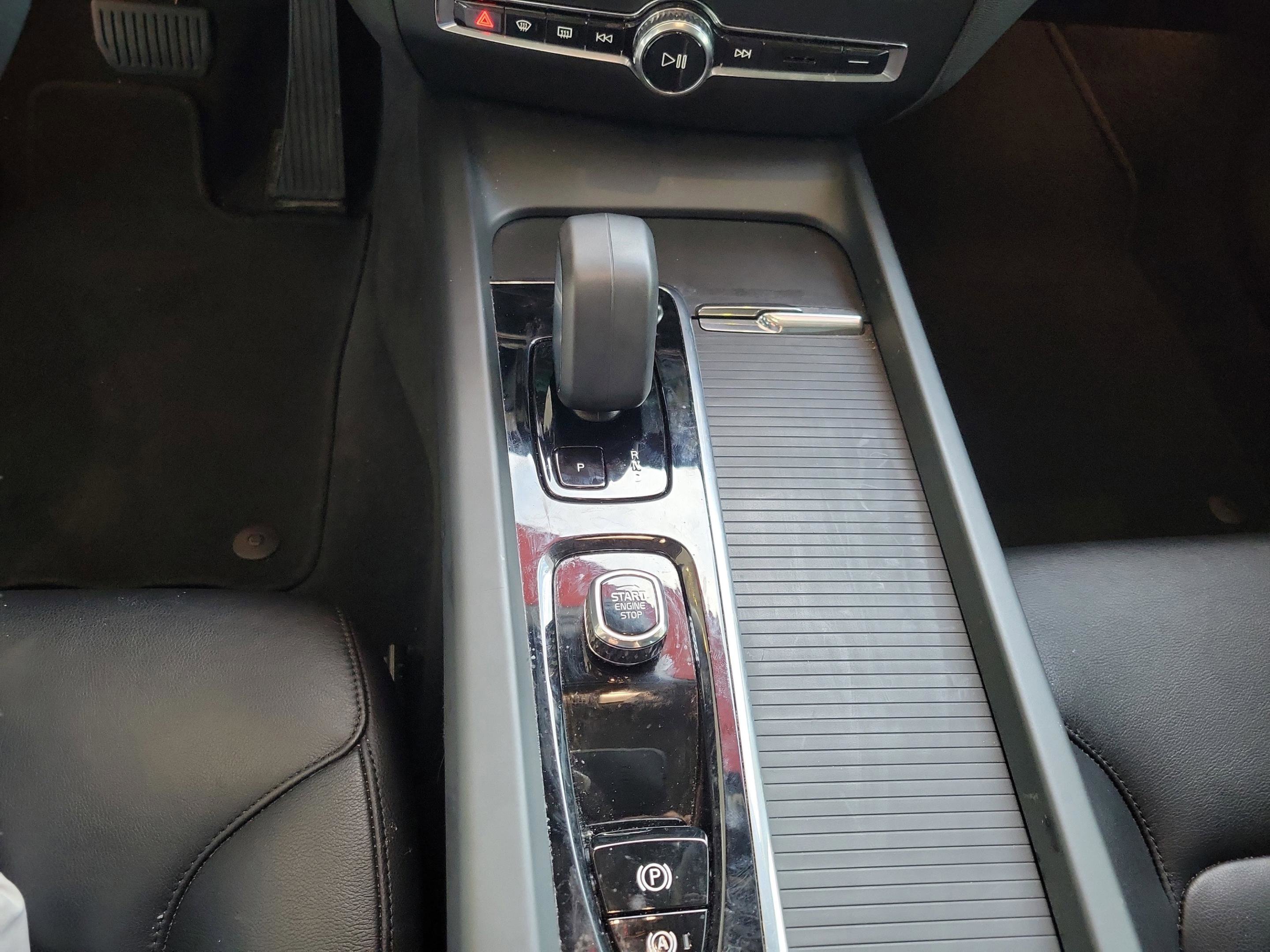 Used 2024 Volvo S60 B5 Core image 14