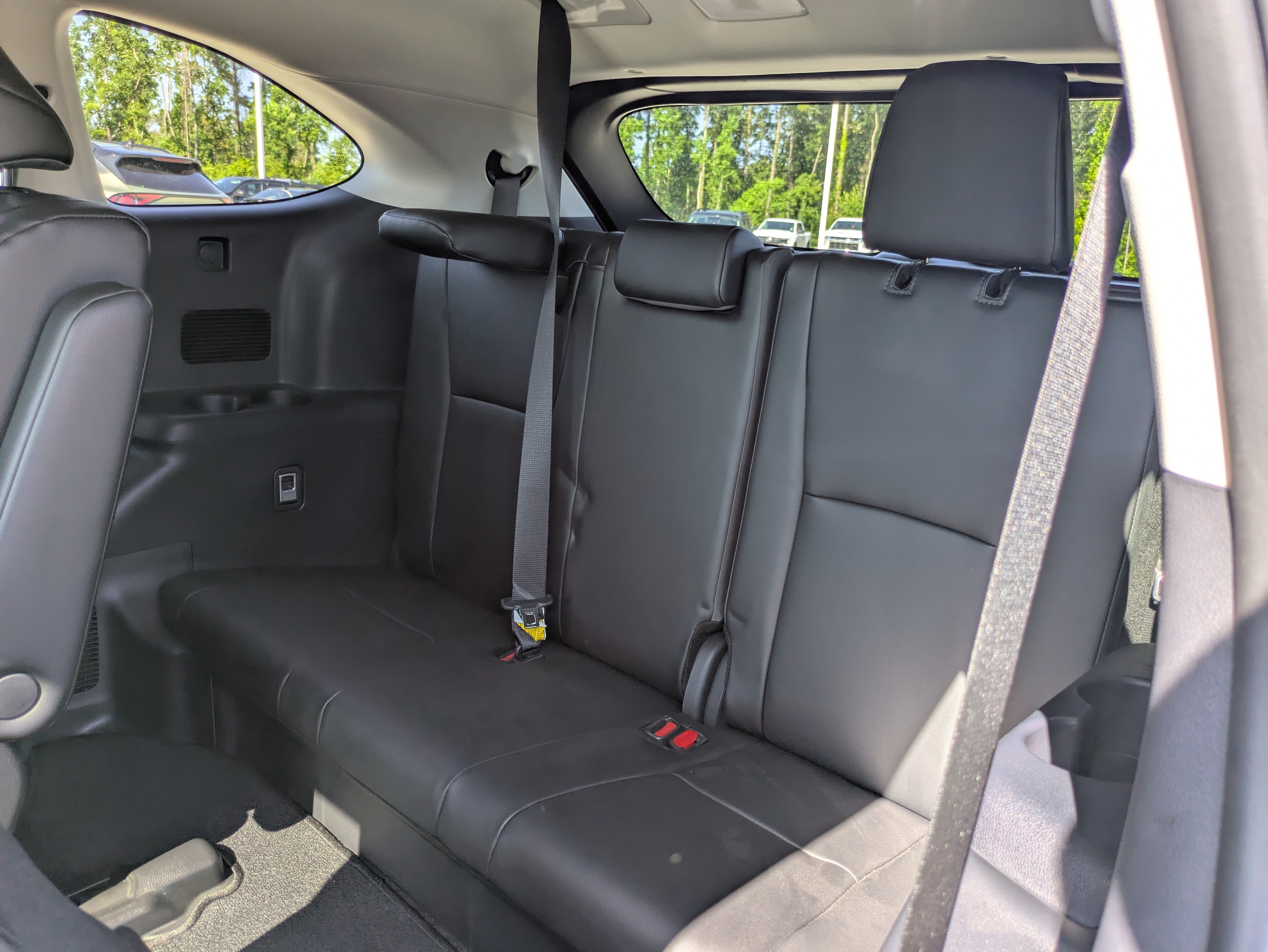Certified 2024 Toyota Highlander XLE FWD image 16