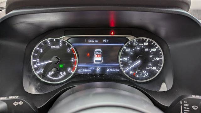 Used 2023 Nissan Rogue S image 24