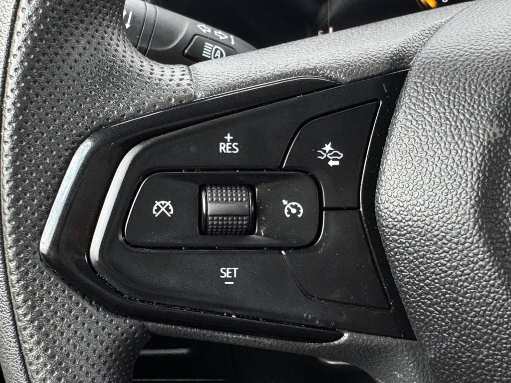 Used 2025 Chevrolet TrailBlazer LT AWD/4WD image 24