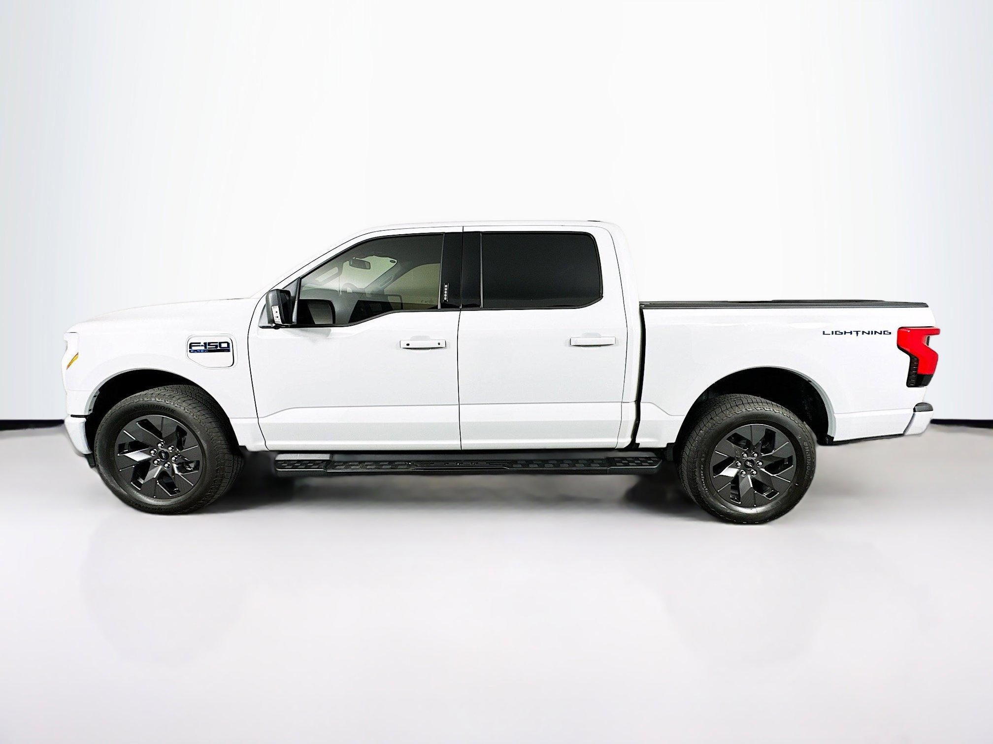 Used 2024 Ford F150 Lightning Flash image 4