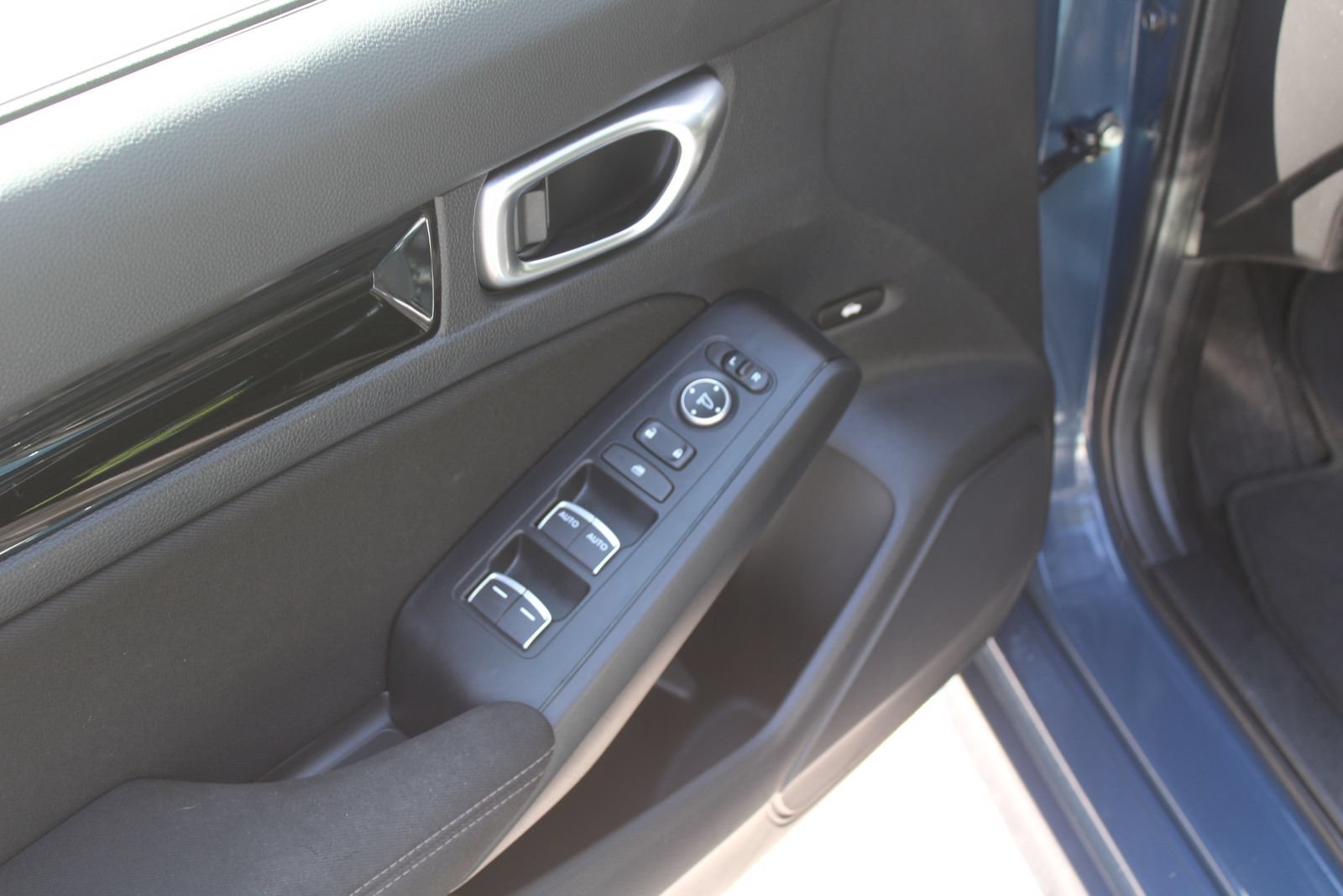 Used 2025 Honda Civic Sport image 17