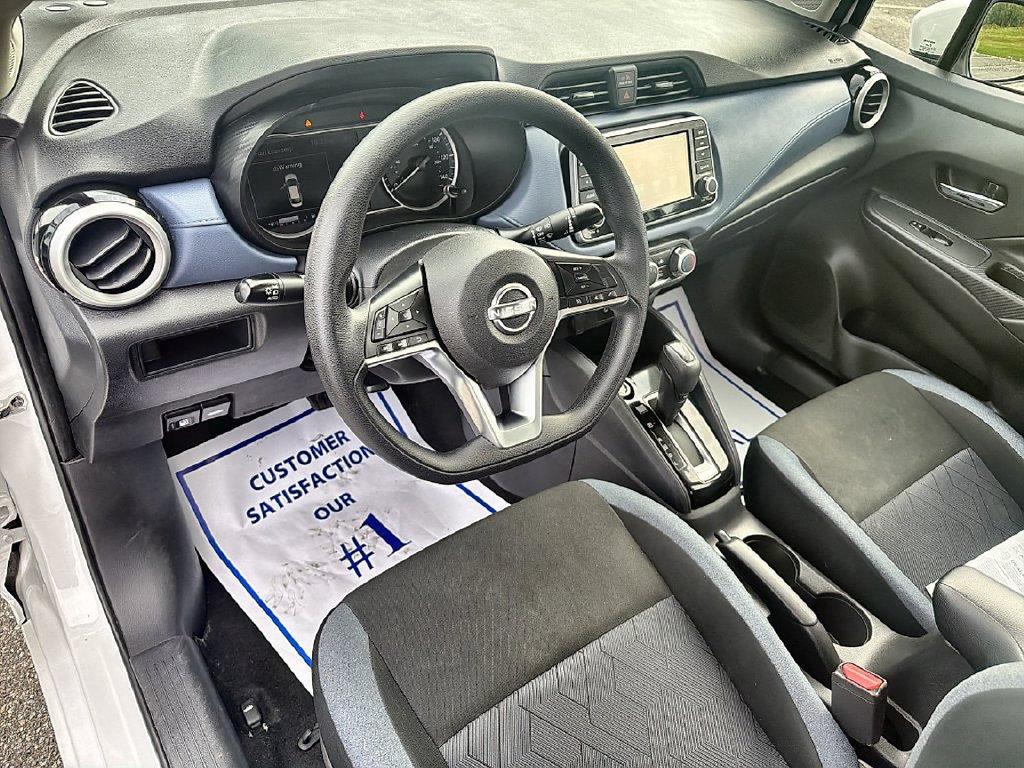 Used 2024 Nissan Versa SV FWD image 10