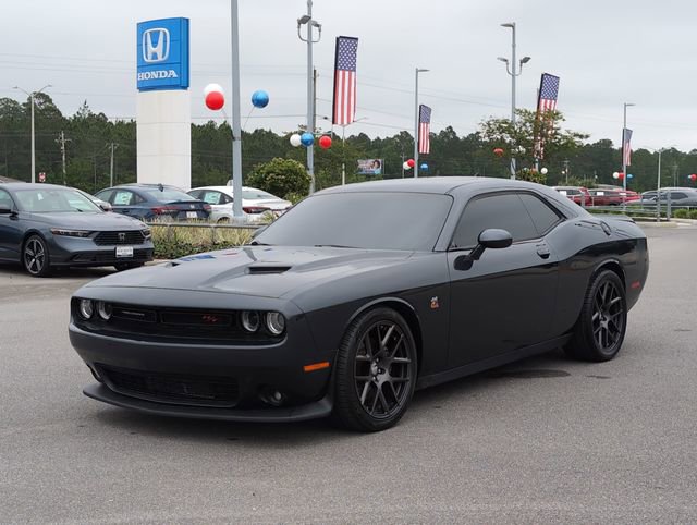 Used 2016 Dodge Challenger R/T Scat Pack w/ Leather Interior Group RWD image 9