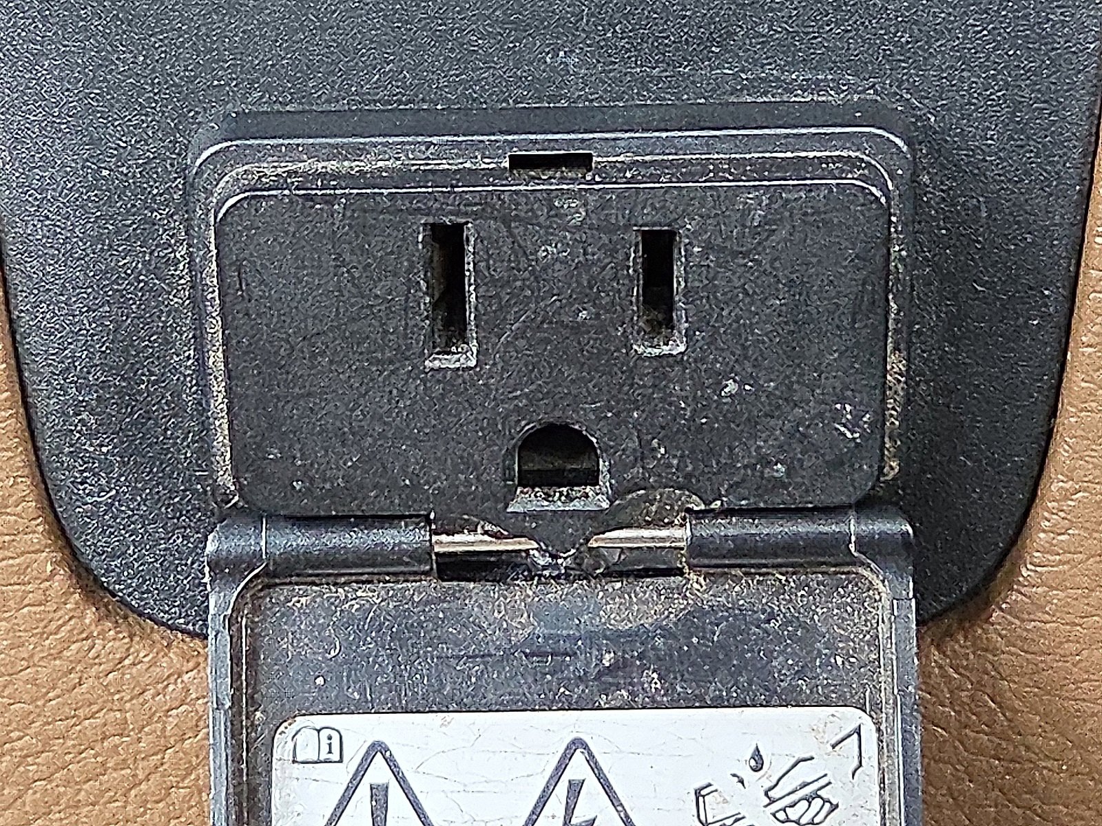 Used 2013 Jeep Wrangler Unlimited Sahara w/ Connectivity Group image 22