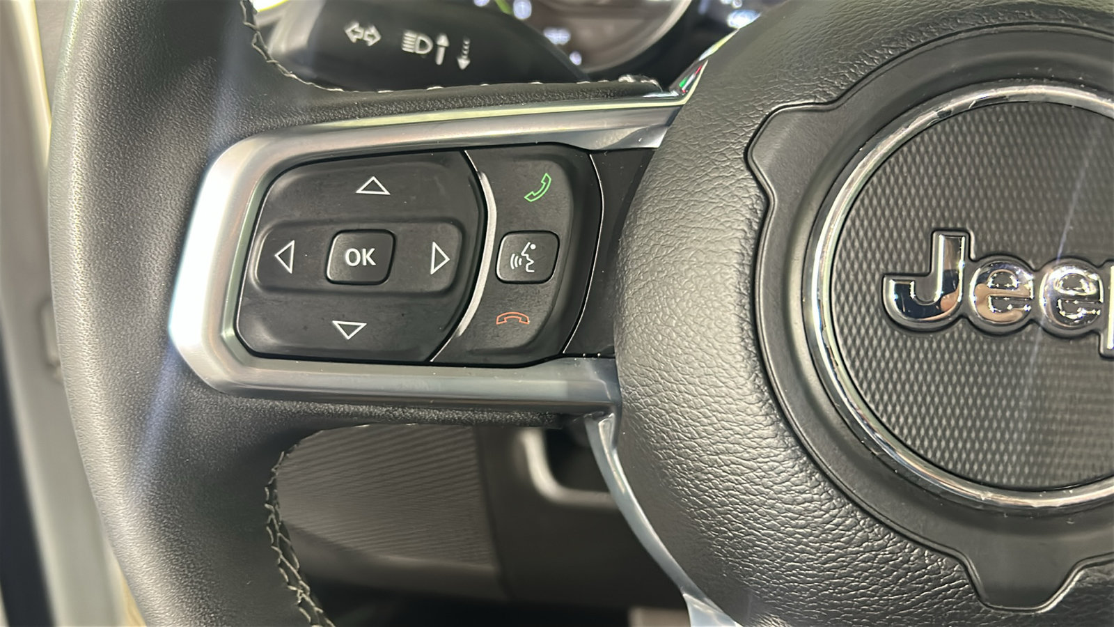 Used 2023 Jeep Wrangler Unlimited Sahara w/ Cold Weather Group AWD/4WD image 20
