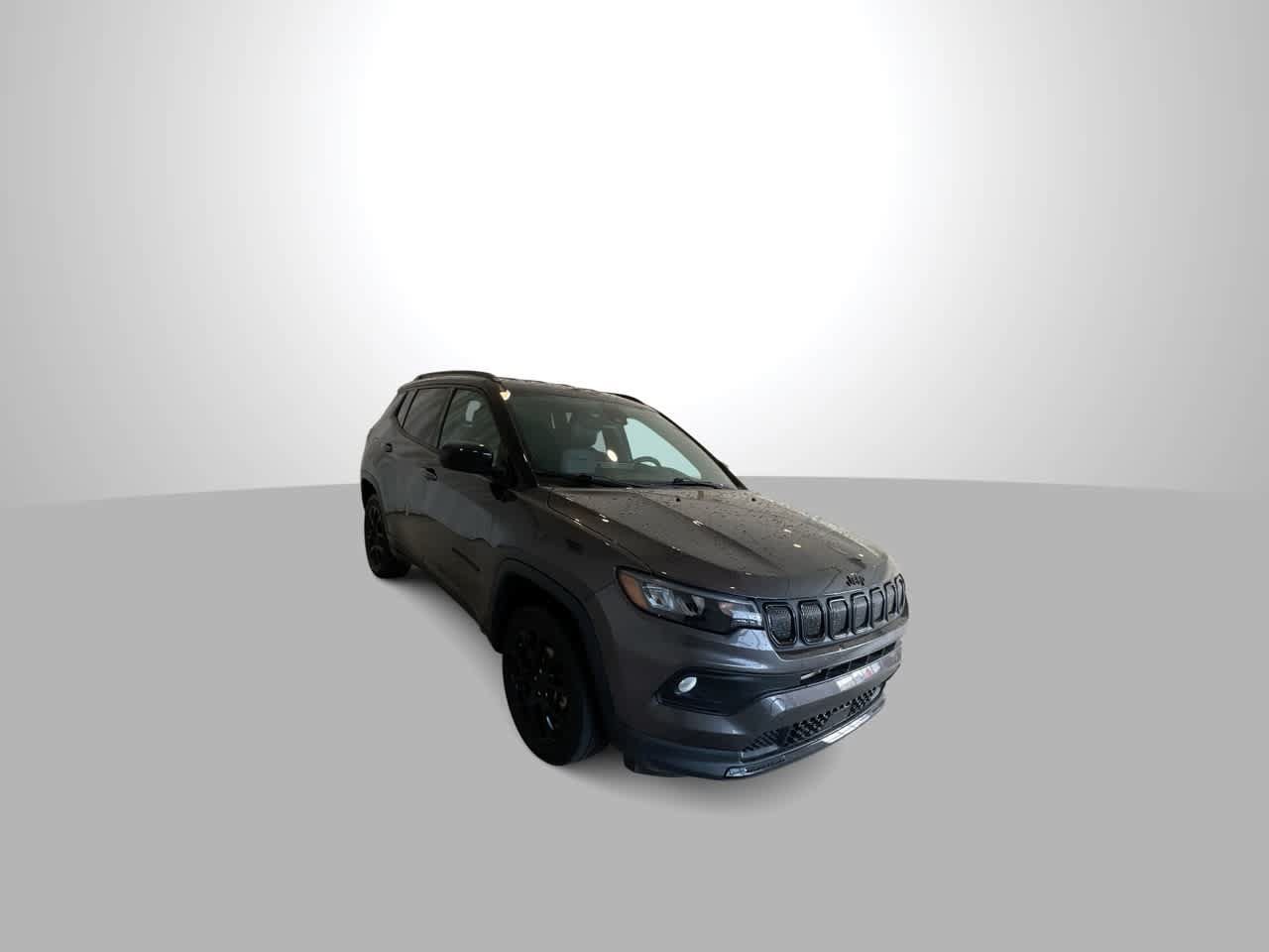 Used 2022 Jeep Compass Latitude AWD/4WD image 2