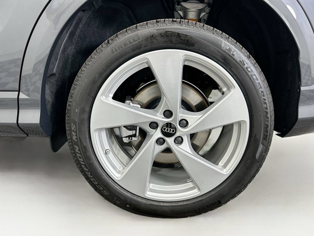 Used 2025 Audi Q5 Premium Plus AWD/4WD image 30