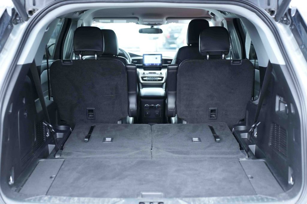 Certified 2023 Ford Explorer XLT w/ Equipment Group 202A image 13