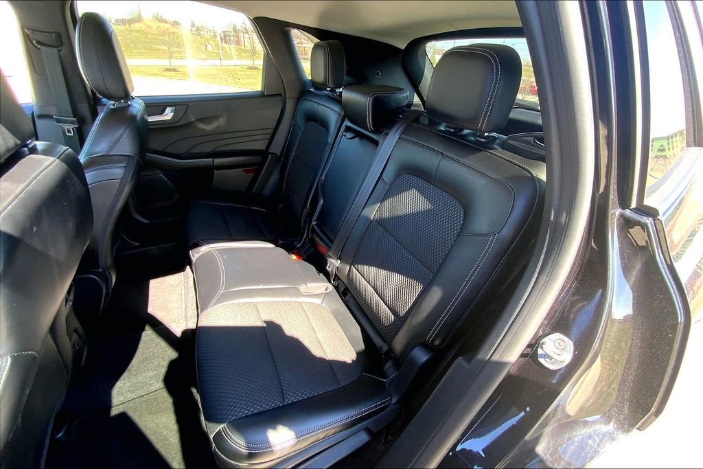 Used 2024 Ford Escape SE image 20