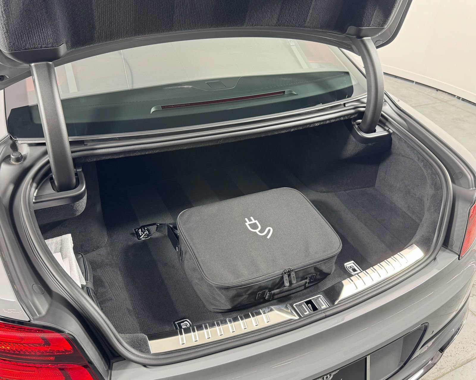 New 2025 Bentley Flying Spur Plug-In Hybrid image 51