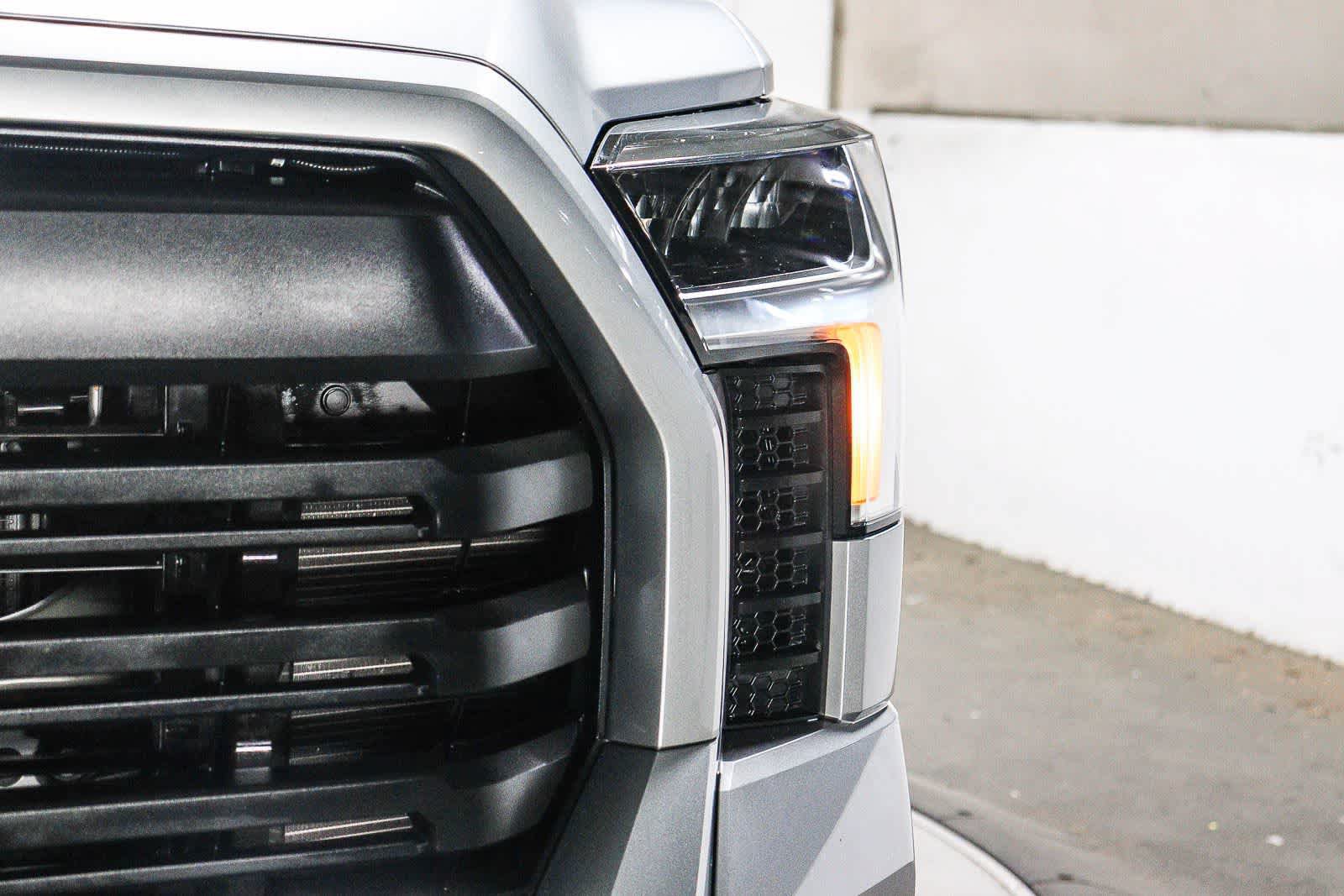 Used 2024 Toyota Tundra Limited AWD/4WD image 4