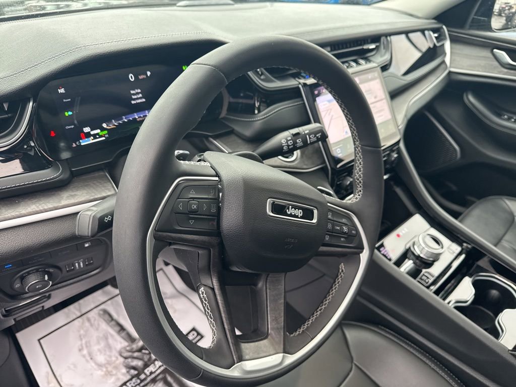 Used 2023 Jeep Grand Cherokee 4WD 4xe image 18