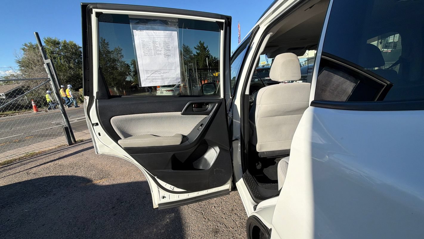 Used 2017 Subaru Forester 2.5i Premium AWD/4WD image 11