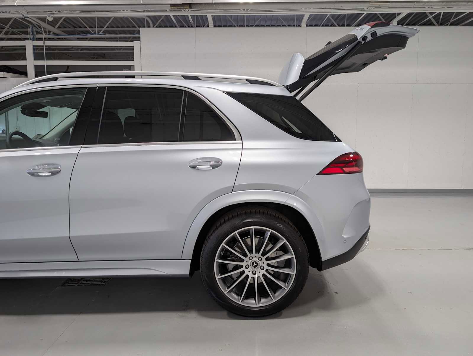 New 2026 Mercedes-Benz GLE 350 4MATIC image 9