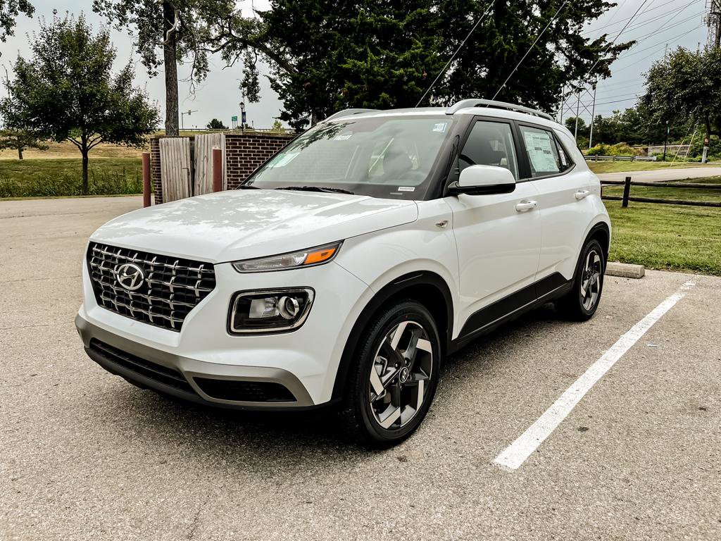 New 2025 Hyundai Venue SEL