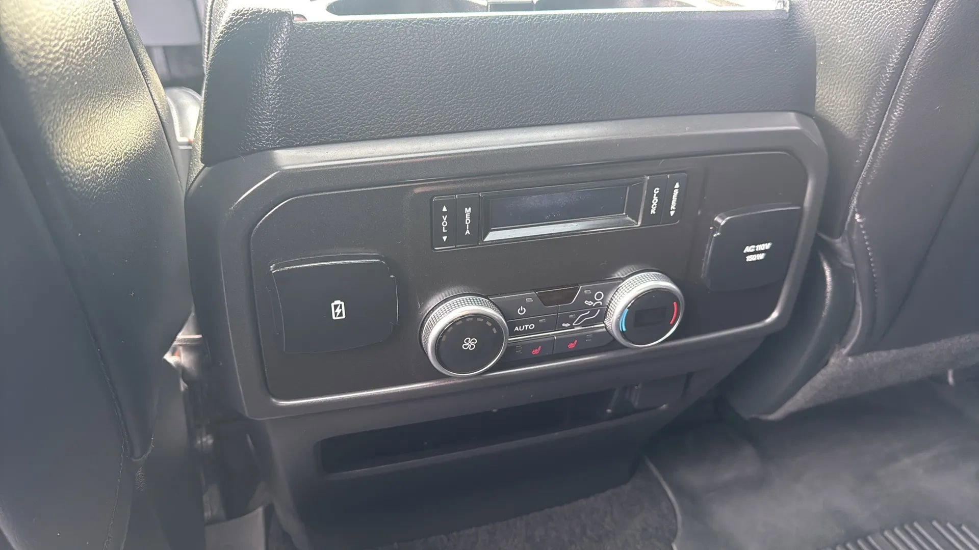 Used 2019 Ford Expedition Limited w/ Equipment Group 302A image 17