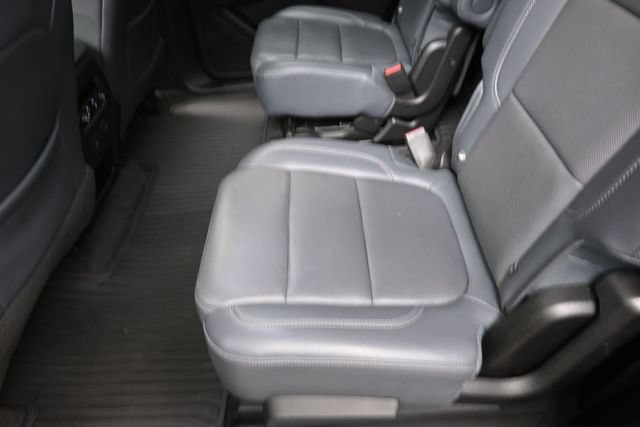 Used 2019 Chevrolet Traverse Premier w/ Driver Confidence II Package FWD image 19