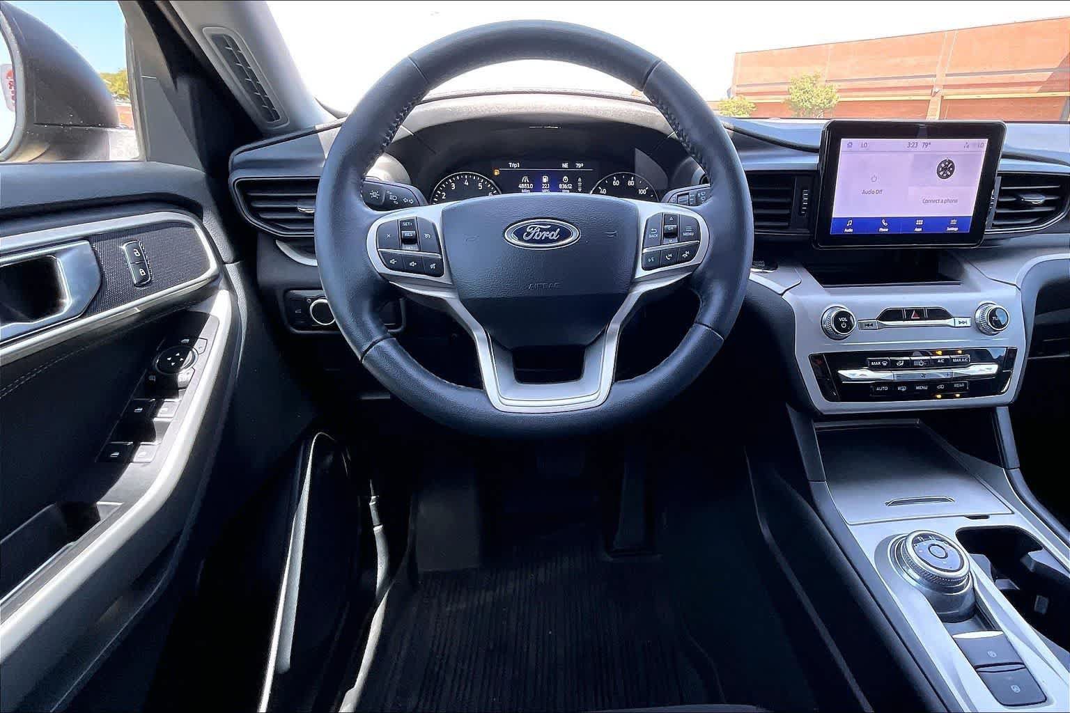 Used 2023 Ford Explorer XLT RWD image 13