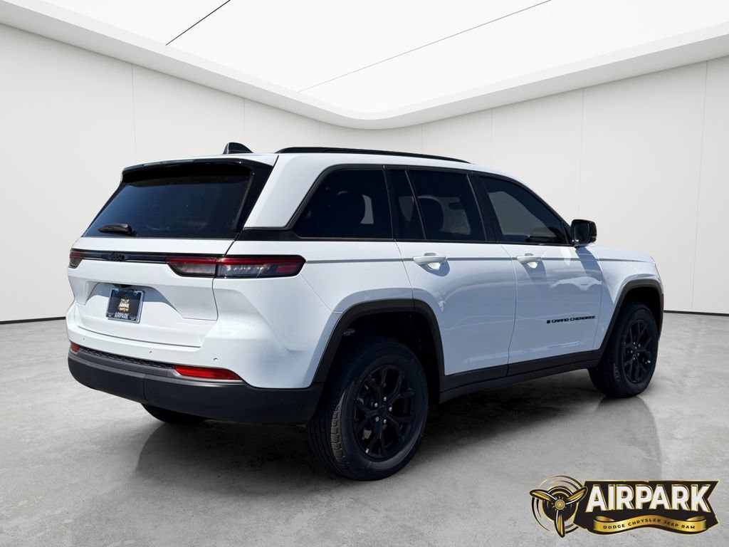 New 2026 Jeep Grand Cherokee Altitude RWD image 4