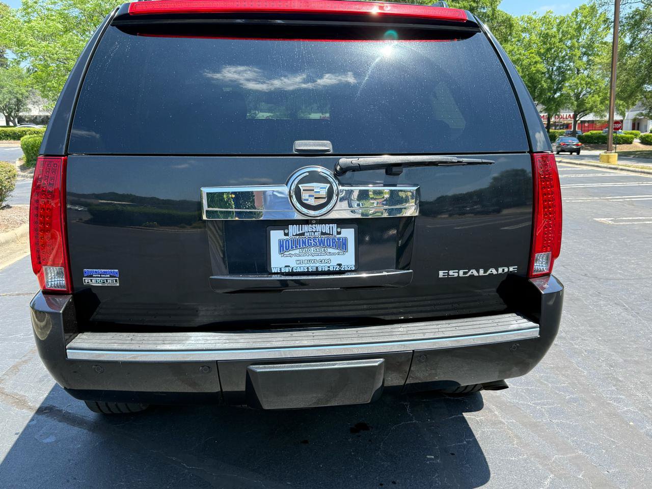 Used 2010 Cadillac Escalade Luxury AWD/4WD image 6