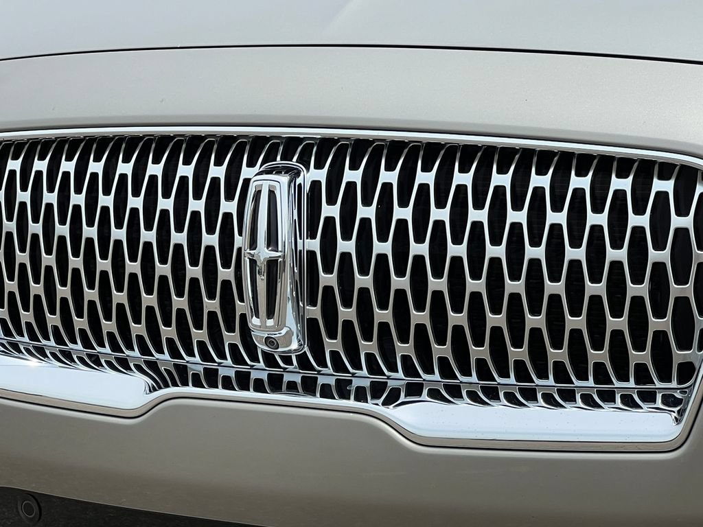 Used 2023 Lincoln Nautilus Reserve w/ Equipment Group 201A AWD/4WD image 43