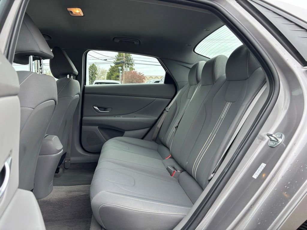 Used 2023 Hyundai Elantra SEL w/ Convenience Package FWD image 18
