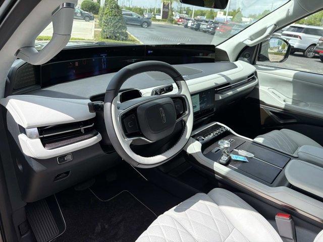 New 2026 Lincoln Navigator L Black Label AWD/4WD image 14