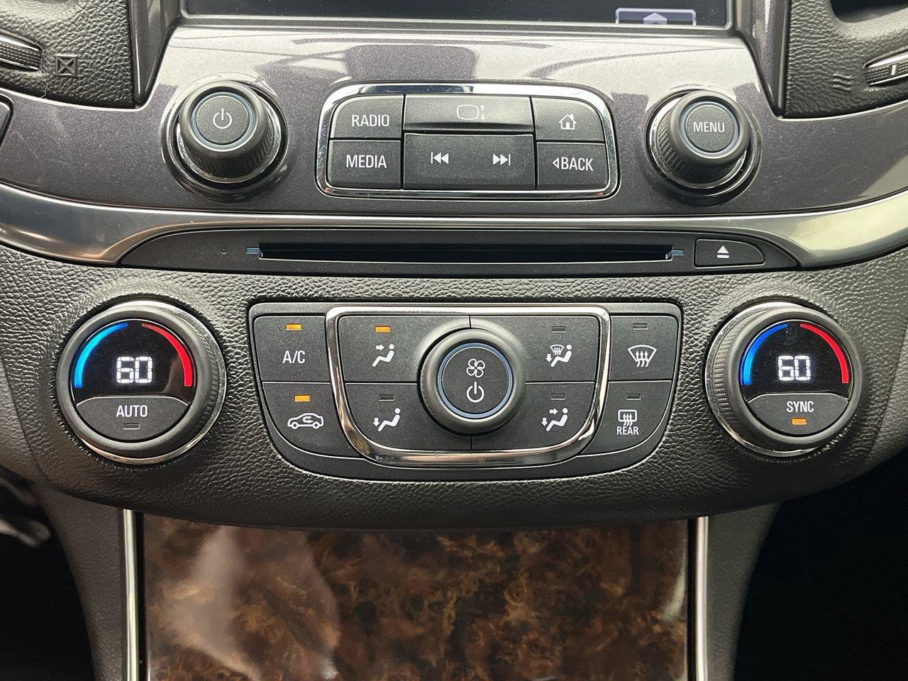 Used 2015 Chevrolet Impala LT w/ Convenience Package FWD image 21